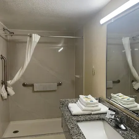 Hole Inn The Wall Hotel - Fort Walton Beach - Sunset Plaza - Nearby Beaches & Hurlburt Exterior photo