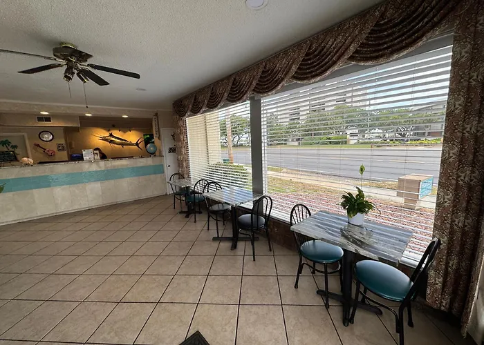 Holiday Lodge&Suites - Sunset Plaza - Fort Walton Beach