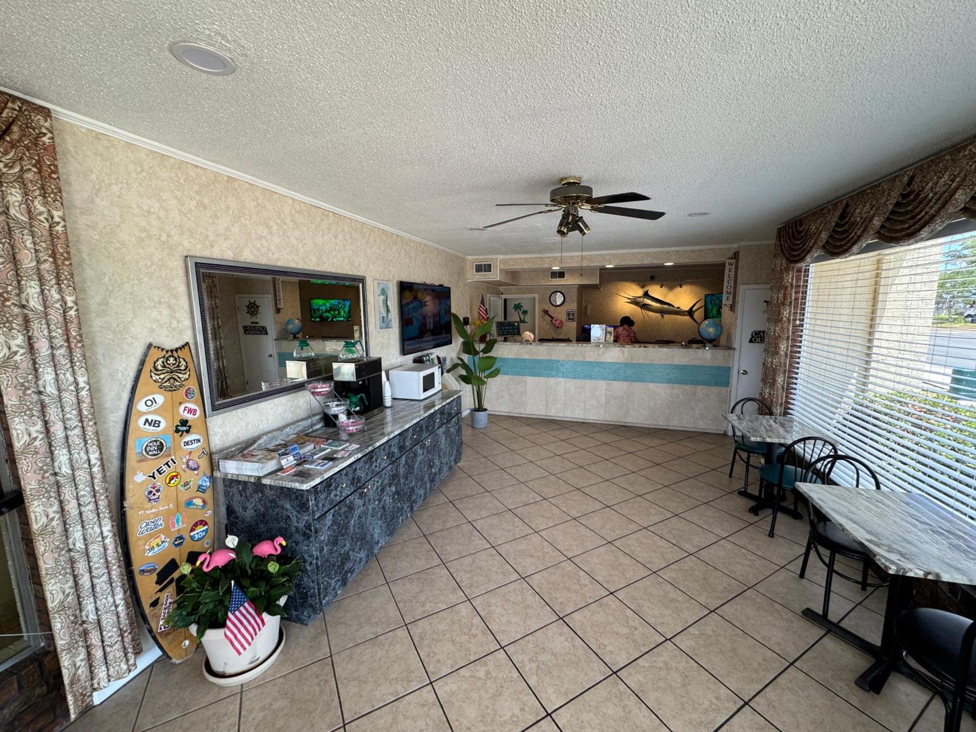 Hole The - Walton - Sunset Plaza - Nearby Beaches & Hurlburt