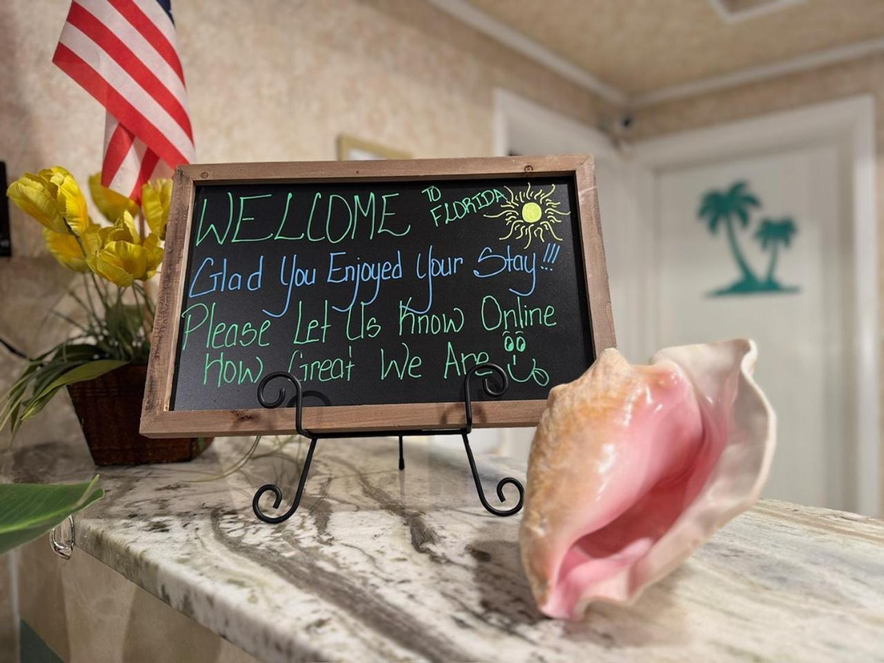 Hole The - Walton - Sunset Plaza - Nearby Beaches & Hurlburt Motel Fort Walton Beach