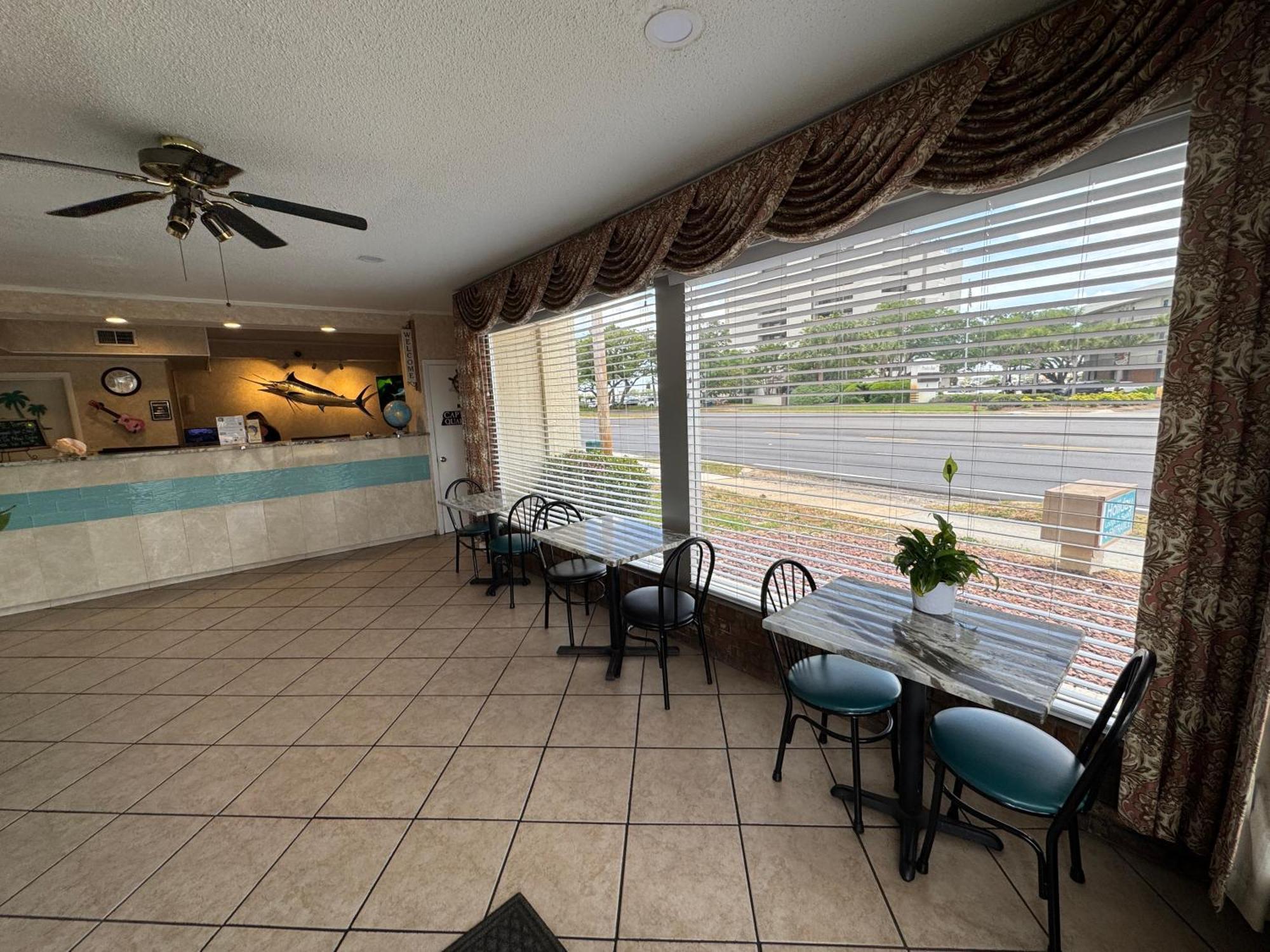 Motel Hole The - Walton - Sunset Plaza - Nearby Beaches & Hurlburt Fort Walton Beach