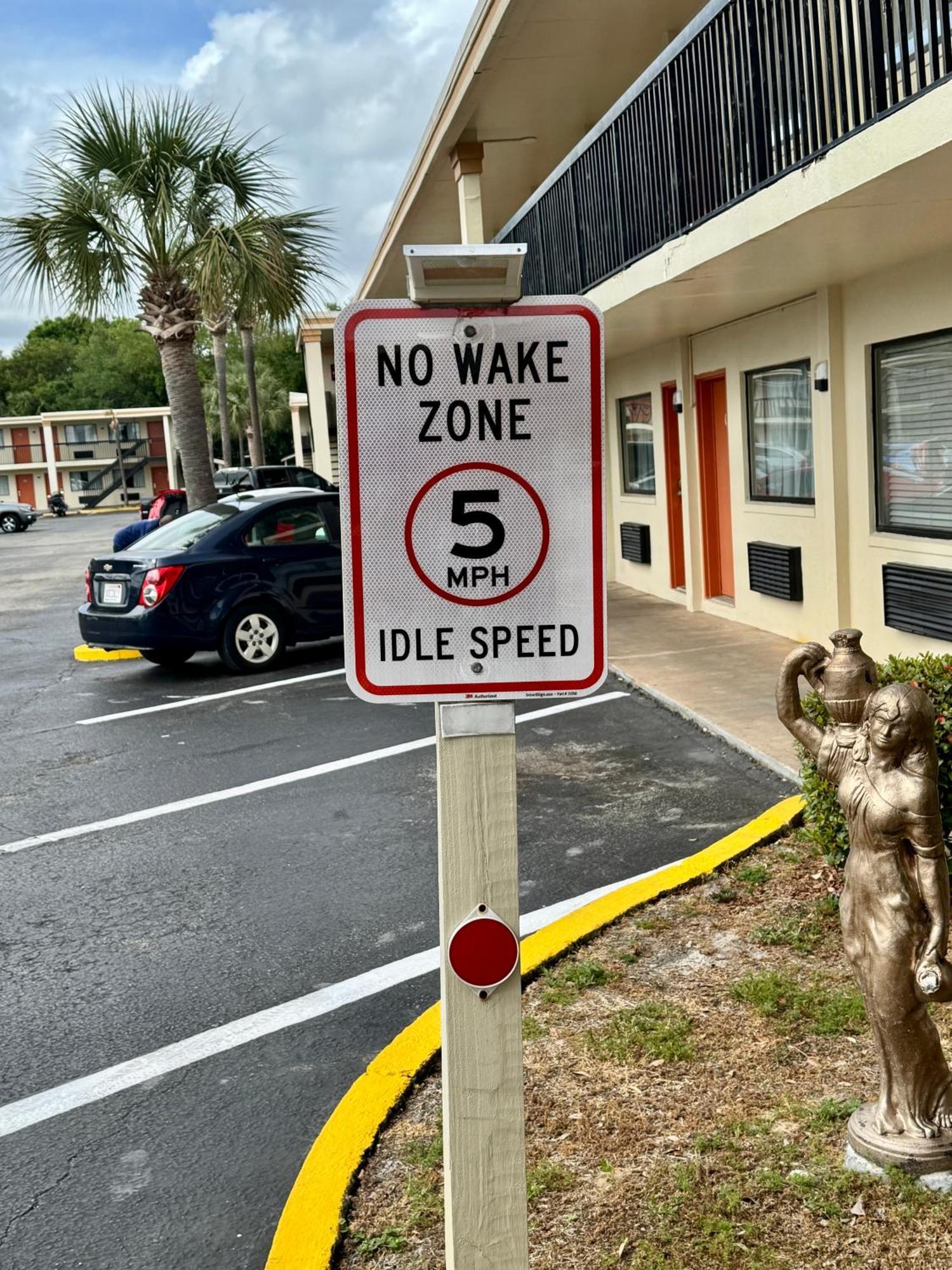Hole The - Walton - Sunset Plaza - Nearby Beaches & Hurlburt Motel 2*